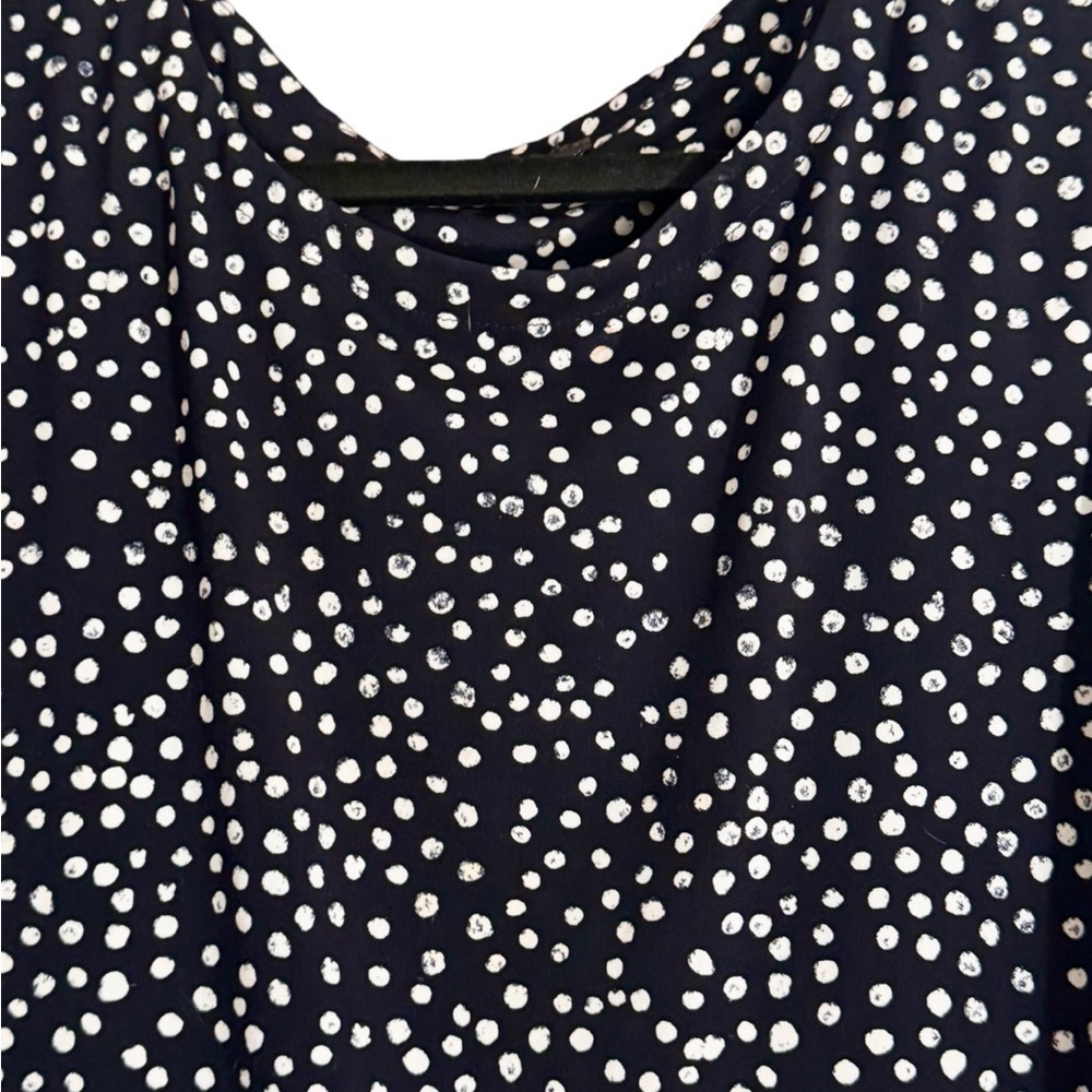 Limited Women’s Navy with White Polka Dots Sleeveless Top Sz Lg - Picture 2 of 4